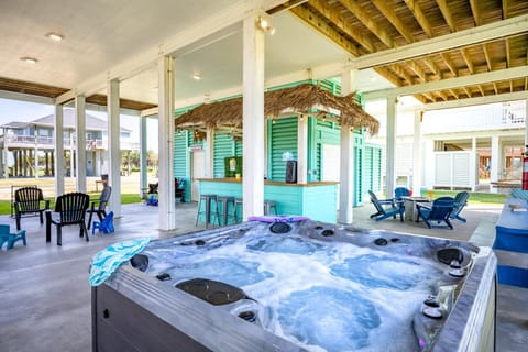 Patio, Hot Tub