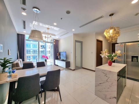 TV and multimedia, Kitchen or kitchenette, Living room, Seating area, Dining area, minibar, oven