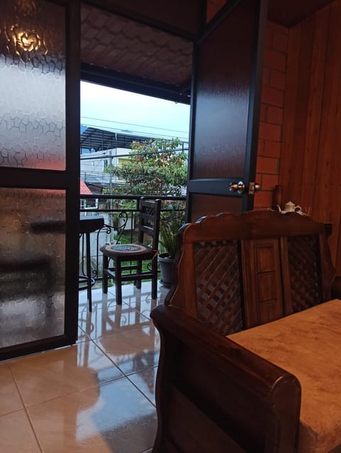 Natural landscape, Balcony/Terrace, Living room, Seating area, Dining area