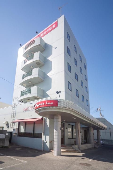 Property building, Day