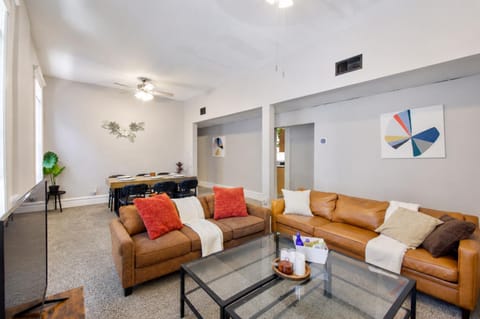 TV and multimedia, Living room, Dining area