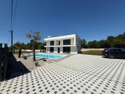Pool view, Swimming pool, Parking, sunbed