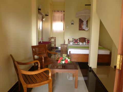 Bed, Seating area