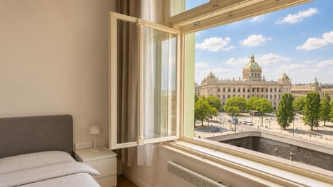 Day, Bedroom, City view