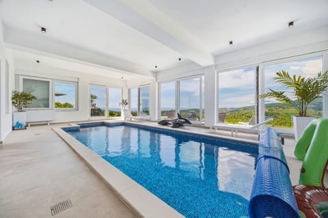 Pool view, Swimming pool