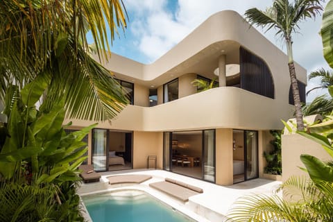Garden, Garden view, Pool view, Swimming pool, sunbed