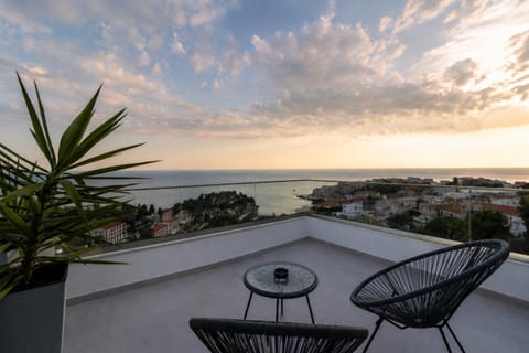 Day, Natural landscape, View (from property/room), Balcony/Terrace, Seating area, Sea view