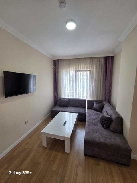Communal lounge/ TV room, TV and multimedia, Living room, Seating area, Evening entertainment