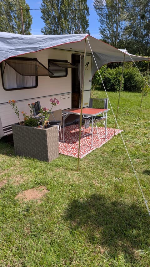 Garden, Dining area