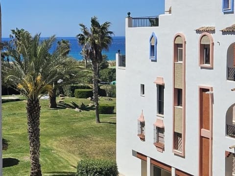 Property building, Day, Natural landscape, Garden, Garden view, Sea view