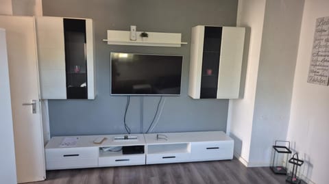 Communal lounge/ TV room, TV and multimedia