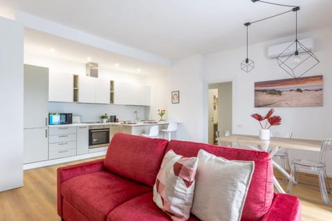 Kitchen or kitchenette, Living room, Seating area, Dining area, minibar, pet friendly, stove