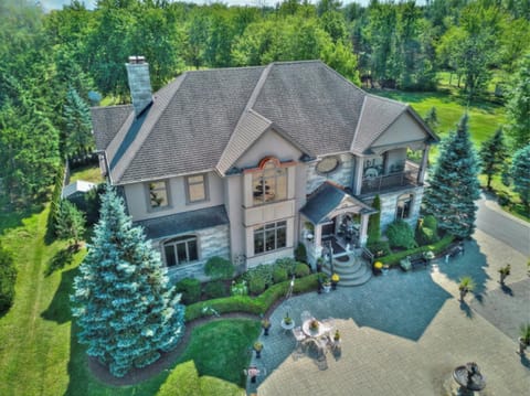 Property building, Day, Bird's eye view, Garden, Garden view