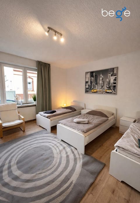 Bed, Photo of the whole room, Seating area, Bedroom