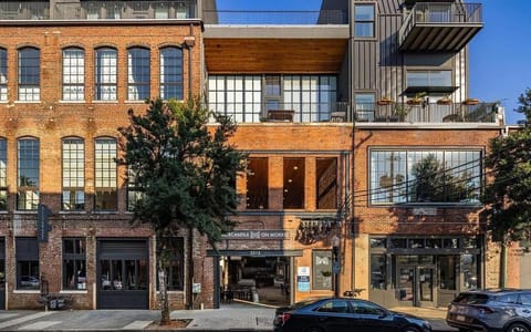 Property building, Street view