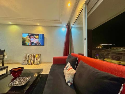 Communal lounge/ TV room, TV and multimedia, Living room, Seating area, Evening entertainment