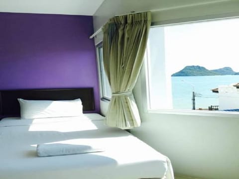 Bed, Bedroom, Sea view
