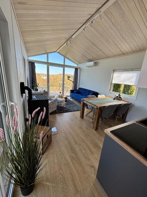 View (from property/room), Living room, Dining area