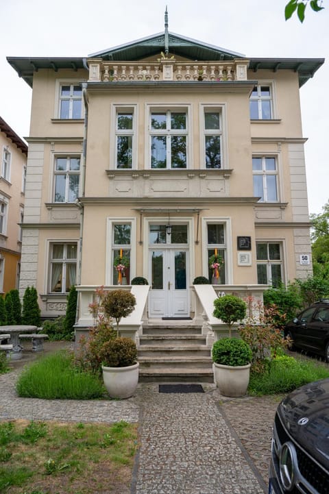 Property building, Day