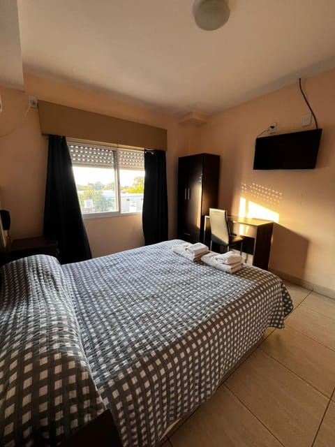 Bed, Bathroom, TV and multimedia, View (from property/room), Photo of the whole room, Breakfast, Sunrise, Parking, furniture, towels, air conditioner
