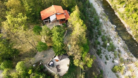 Property building, Natural landscape, Hot Tub, Floor plan, River view