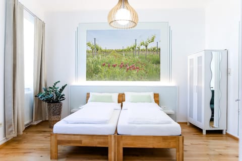Decorative detail, Bedroom, Text overlay, Family