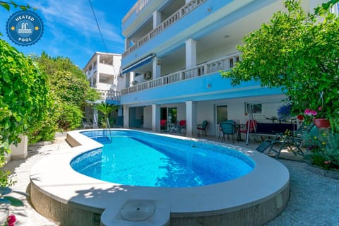 Facade/entrance, Swimming pool