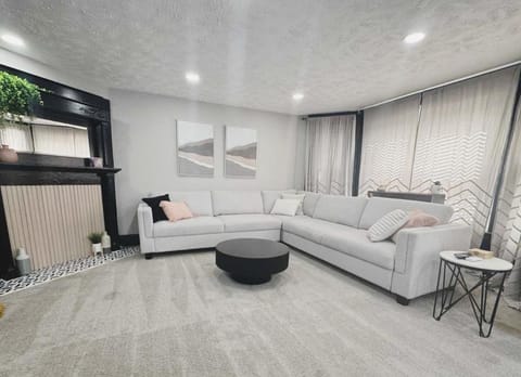 Living room, Photo of the whole room