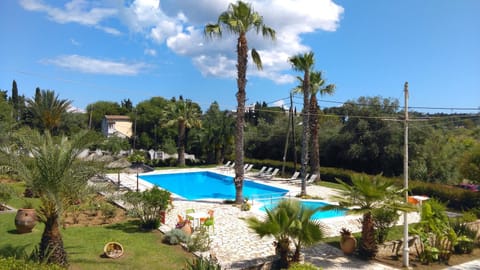 Swimming pool, Swimming pool