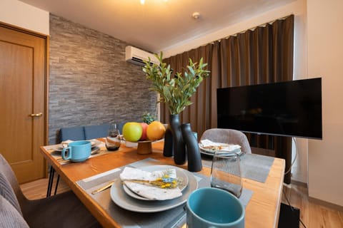 Living room, Dining area