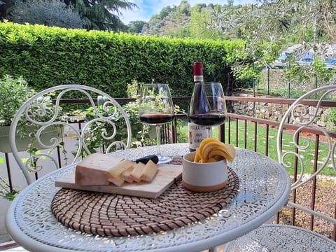 Garden, Balcony/Terrace
