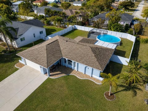 Bird's eye view, Swimming pool