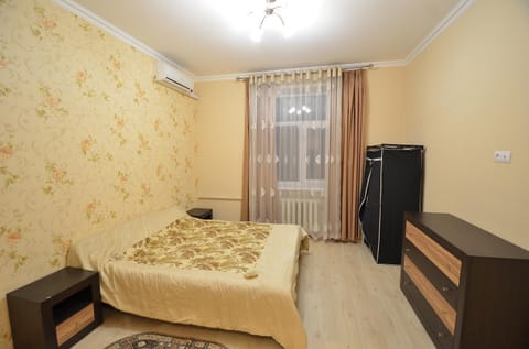 Photo of the whole room, Seating area, Bedroom