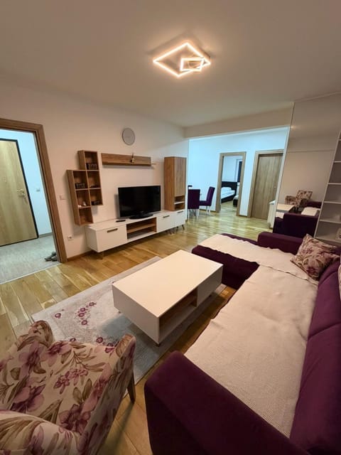 Communal lounge/ TV room, TV and multimedia, Living room, Photo of the whole room, Seating area, Evening entertainment