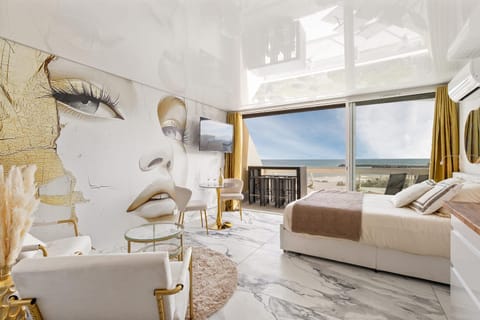 Natural landscape, Photo of the whole room, Bedroom