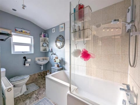 Shower, Toilet, Bath