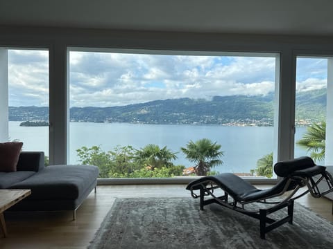 Living room, Lake view