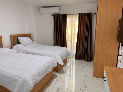 Property building, Bed, Photo of the whole room, Bedroom, air conditioner