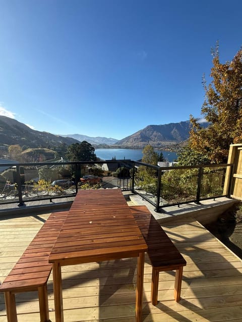 Natural landscape, Balcony/Terrace, Lake view, Mountain view