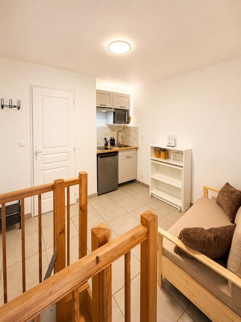 Kitchen or kitchenette, Living room, Seating area