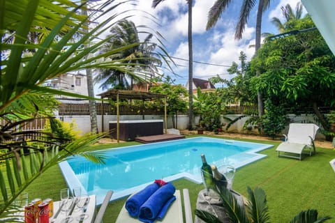 Day, Garden, Garden view, Pool view, Swimming pool, towels
