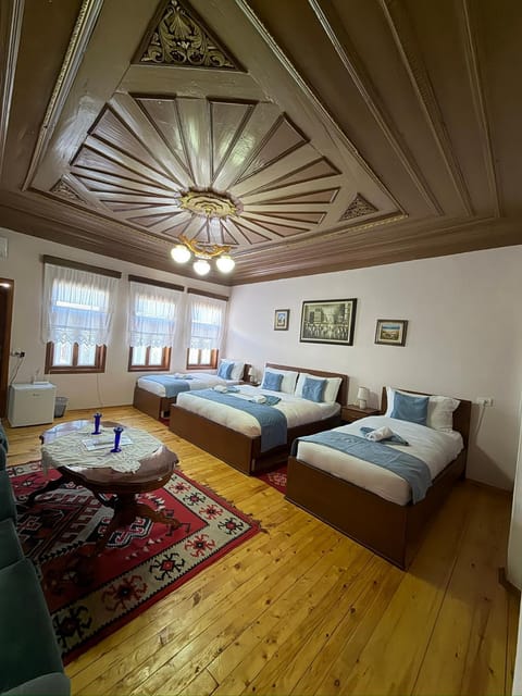 Bed, Photo of the whole room, Seating area, Bedroom