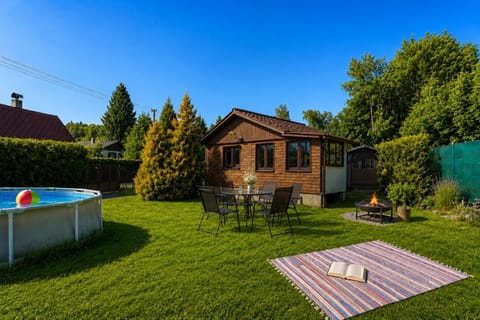 Property building, Garden, Garden, Garden view, Pool view, Swimming pool