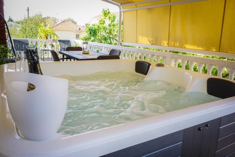 Hot Tub, Balcony/Terrace