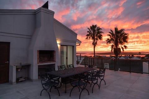BBQ facilities, Balcony/Terrace