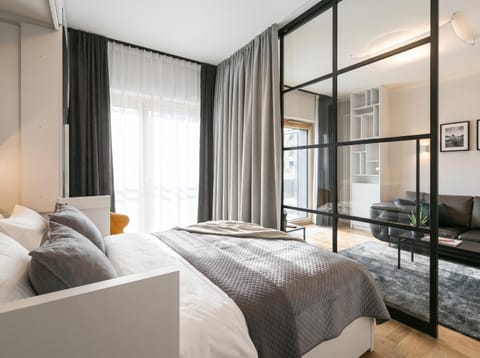Bed, Kitchen or kitchenette, Living room, Photo of the whole room, Seating area, Bedroom
