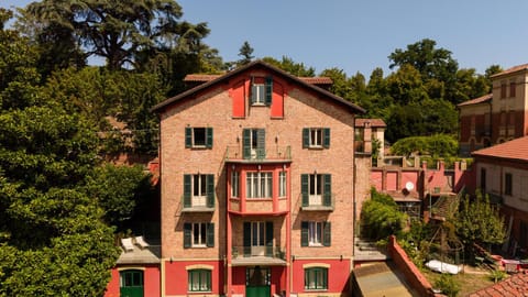 Property building, Day, Garden, Garden view