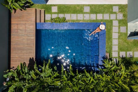 Garden, Swimming pool
