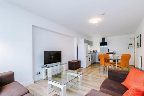 TV and multimedia, Kitchen or kitchenette, Living room, Seating area, Dining area, pet friendly