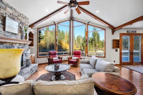 Day, Natural landscape, View (from property/room), Living room, Autumn, fireplace, furniture